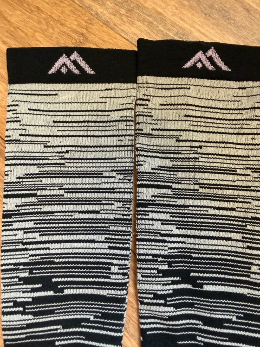 Fuelmefoot (FMF) Grey Purple Gradient Compression Socks- L/XL - Picture 3 of 7